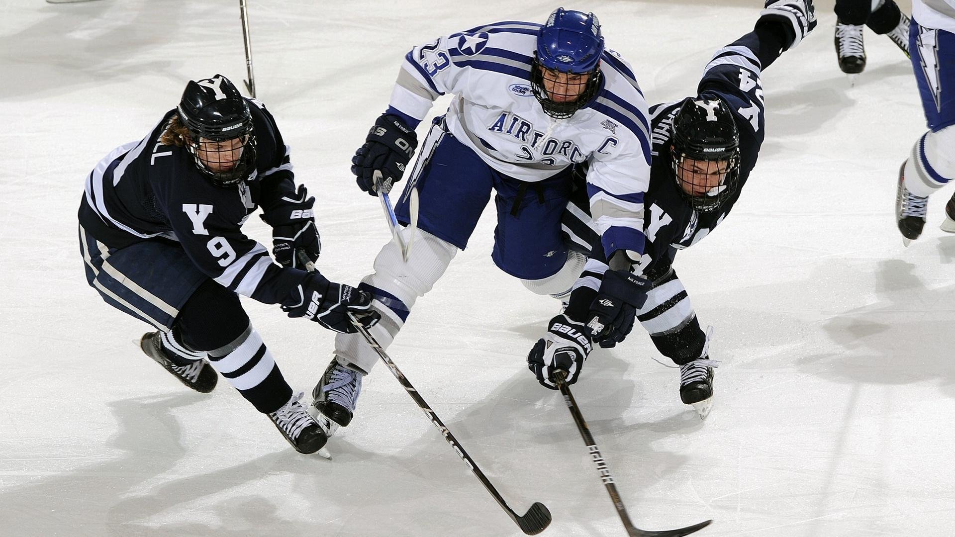 王者归来!Scout复出首秀防守如铜墙铁壁,巴塞罗那主场沸腾